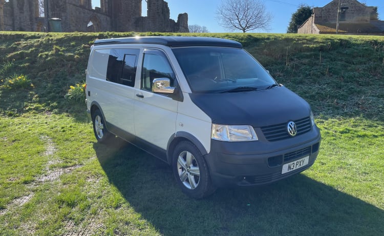 Pixy – Volkswagen T5 Campervan