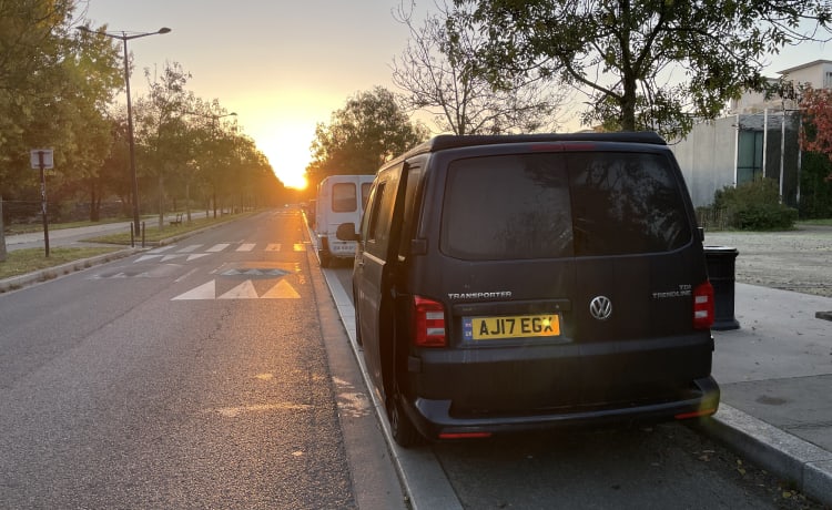 Jeeves – “Jeeves” 4-persoons Volkswagen campervan uit 2018