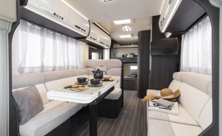 Find and Ride your own way ! – Zeer ruime 6 persoons Familie camper (Kronos 274TL model 2022)