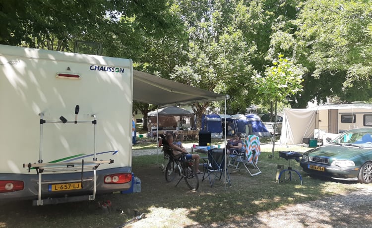 Beau camping-car familial spacieux