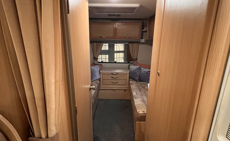 Fantastic, Family Sized Motorhome for Rent.