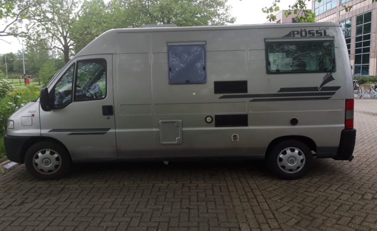 Compacte fijne Pössl bus fabrieksbouw met douche