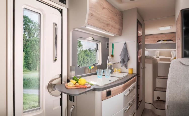 Very nice 4-6p Hymer integrated from 2021