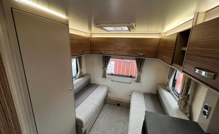 The privilege motorhome  – 6 berth Fiat alcove from 2021