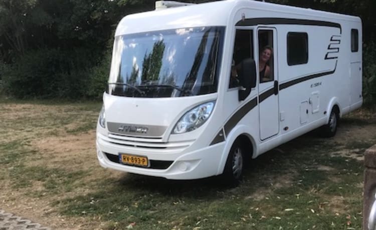 Happy Hymer family camper (automatic) for 4 people B driving license