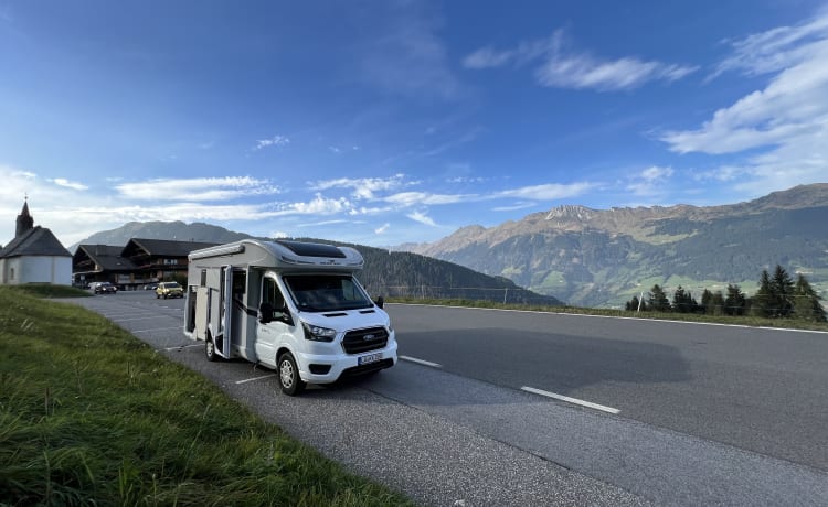 Road Runner – Camping-car Rollerteam partiellement intégré