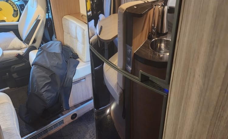 Comfy rider  – 3 berth Knaus semi-integrated from 2016