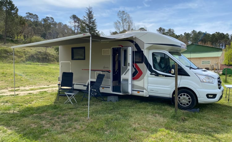 Kwist Bus – Camping-car 2020 - 4 p avec air climatisé dans l'espace séjour - Challenger