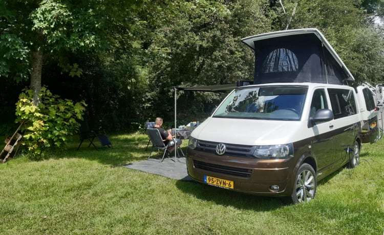 Rinus – 4p Volkswagen t5 150 cv bus camper automatico