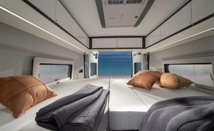 Adria Supreme LUXE bus camper (automatic / year 2021)