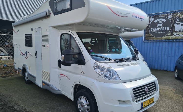 Schöne 6 Pers. + 2 * Klimaanlage Challenger Alcove Wohnmobil