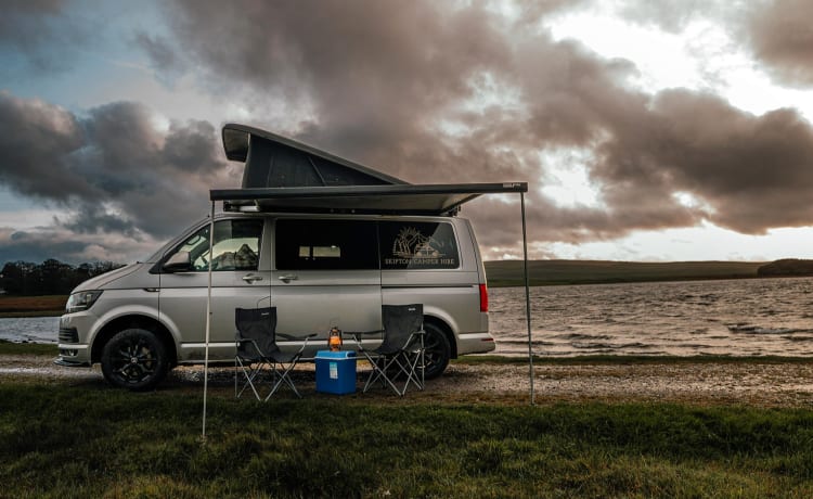 Camping-car Volkswagen 4 places, climatisation et chauffage de stationnement