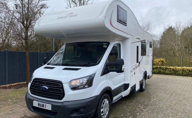 Frankie –  Frankie 6 berth Roller Team 