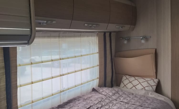 Luxe 2-pers. comfortabele camper, zorgeloos genieten !