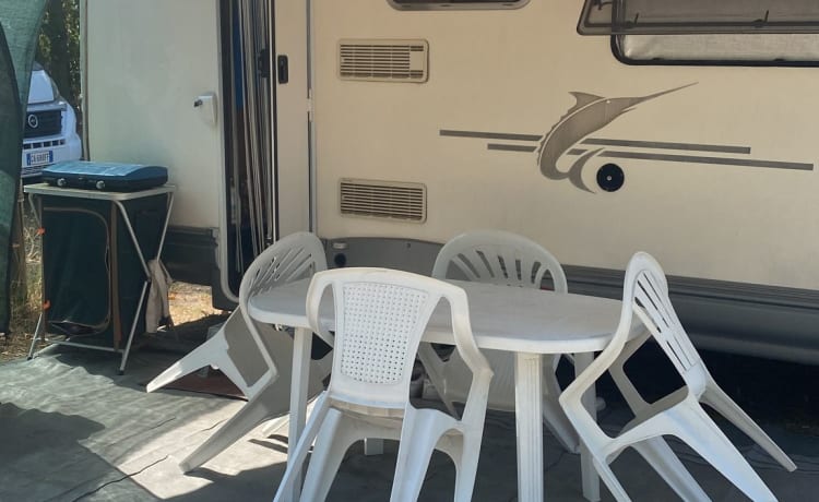 Patrizia – Fully equipped camper