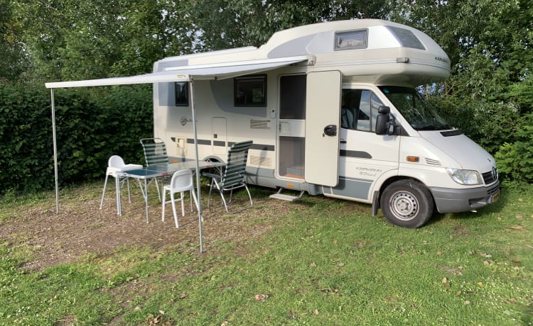 Mercedes Karmann Ontario - praktischer Familiencamper