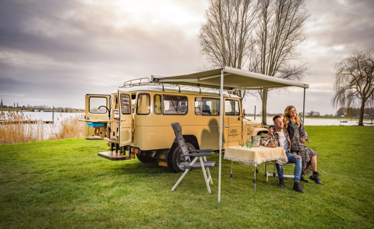 Charlie – Camping-car de brousse Toyota BJ 45 unique