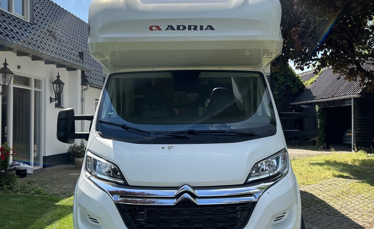 5p Adria Coral XL 670 SL de 2020 (alcôve)