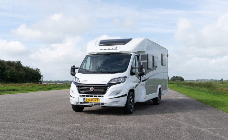 half integraal camper – Luxe Sunlight automaat - Royaal uitgevoerd 2018