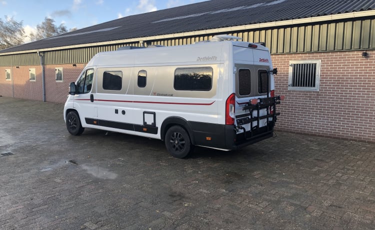 Almost new Dethleffs bus camper with E-bike bicycle carrier