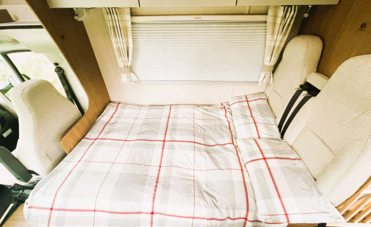 Autotrail Tribute con 4 posti letto, camper di lusso che accetta cani - Northants/Beds 