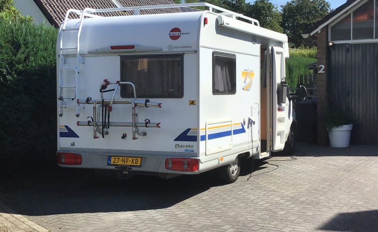 Super mooie nette Burster camper 3/4 personen zeer compleet