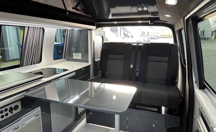 Carter – Volkswagen Wohnmobil mit 4 Schlafplätzen – 2022