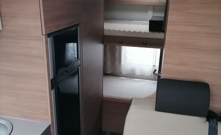 AUTOMATIC - Weinsberg CareHome 600 DKG (Alcove) - model 2022