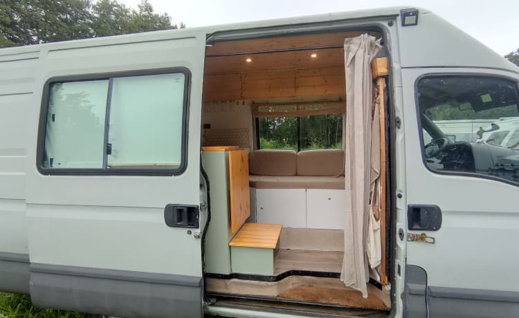 Ivey – Comfortabele 2 persoons off grid camper