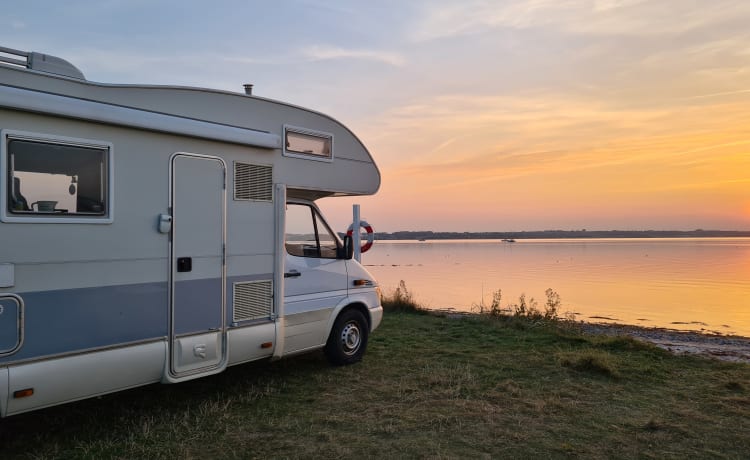 Beau camping-car familial de luxe