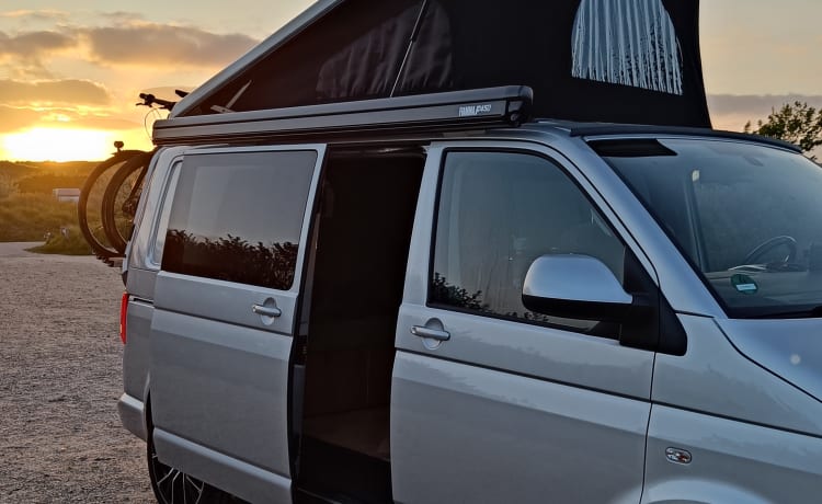 Tough road trip camper - automatic