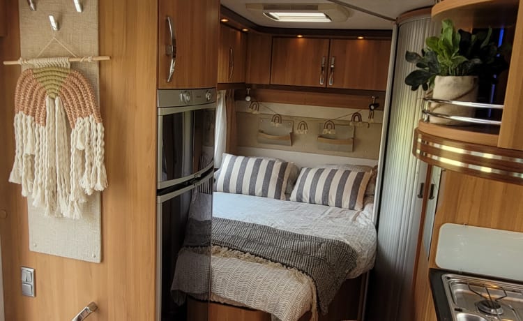 Pluk  – Un meraviglioso Hymer per 4 persone! Ingresso basso e piano terra