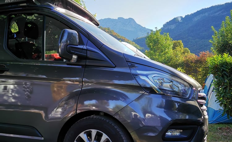 Mighty Five – Noleggia un camper Ford Nugget tramite Goboony (185 HP, anno 2020, Westfalia)