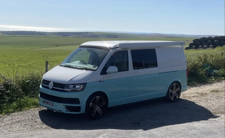 VW T5 campervan 4 berth/6 seats from £99.00 p.d. - Goboony