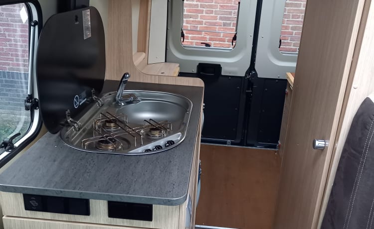 Road Camp – Nette "Feel Free" Pössl camper bus uit 2018 