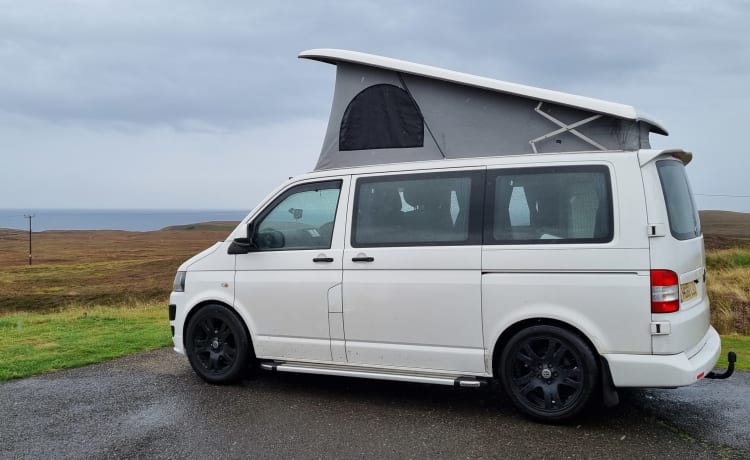 Buffy – Weißer VW T5