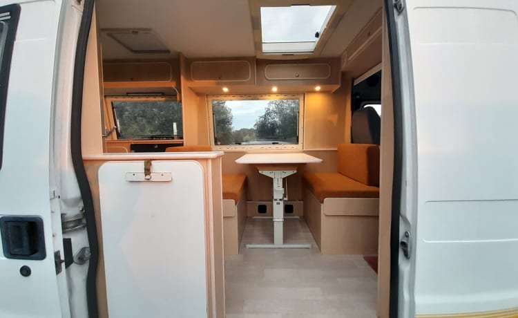 Time out – Fiat 'Safari' camper voor 2 personen