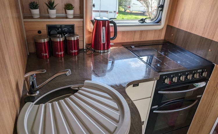 Bertha – 4 berth Bailey complete with secure dog pen