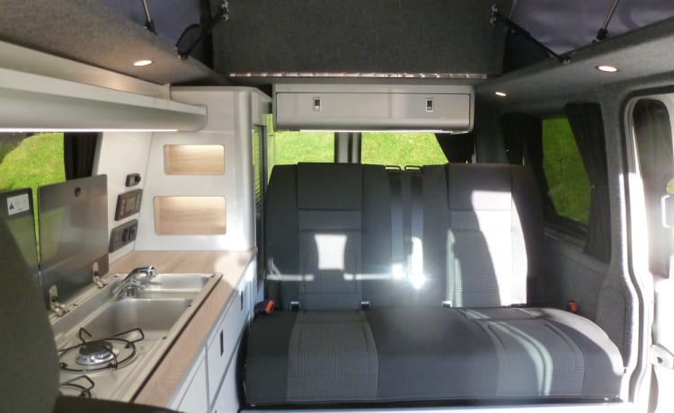 Betsy – 4 berth Volkswagen campervan from 2022