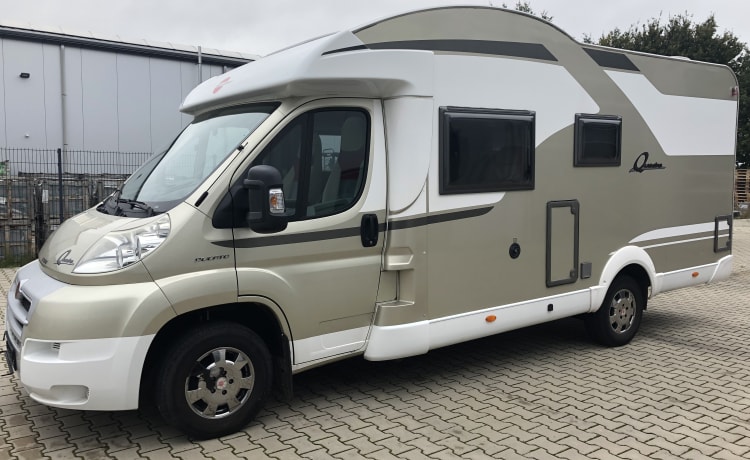 Johny – Practical family camper