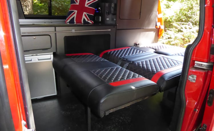 Tom – Ford Transit Custom High Top. Isle of Wight