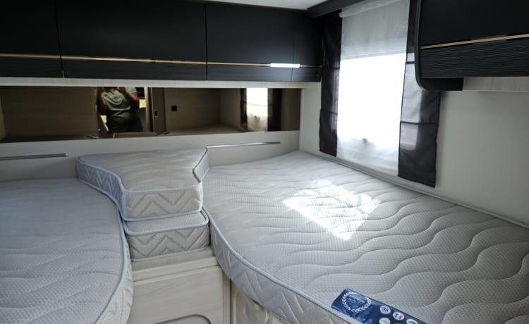 T-277-GP – Chausson 777GA Automatic Titanium Premium very luxurious, km free!