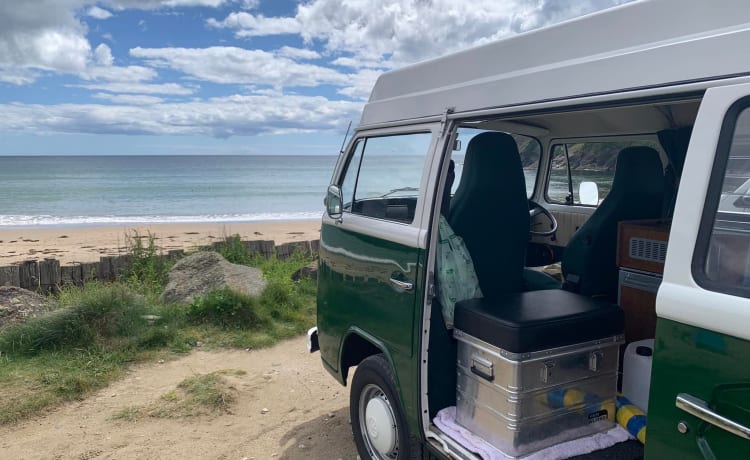 Monty – stunning 1979 4 berth VW Campervan  