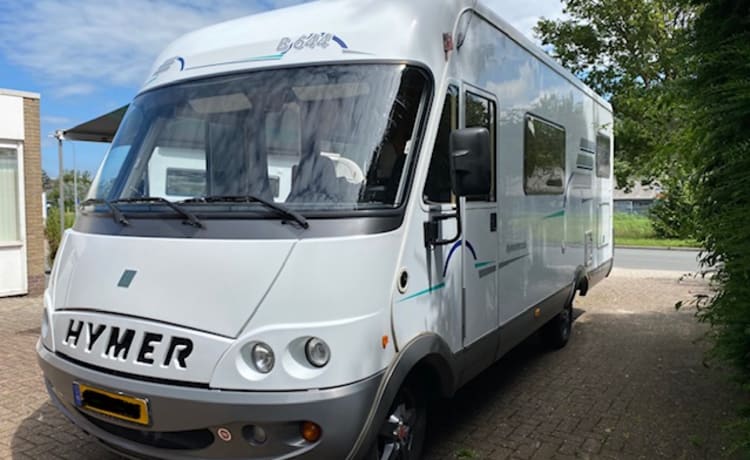 Schöner Camper mit XXL-Garage und super Aufteilung!