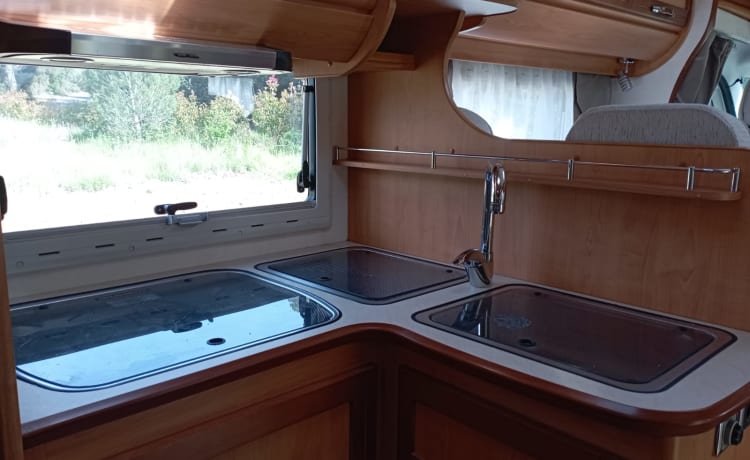 Sarah et Joel – Superb comfortable motorhome