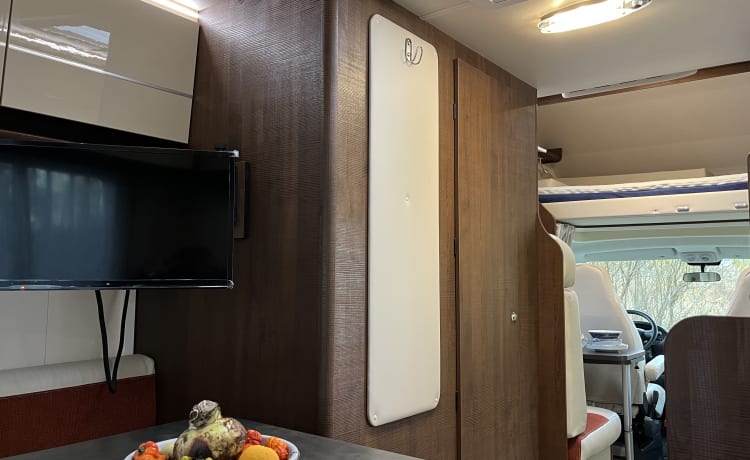 4 person camper (Alcove) l Fiat XGO Dynamic 20 from 2019