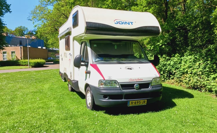 Cozy Fiat Ducato with air conditioning and bicycle carrier