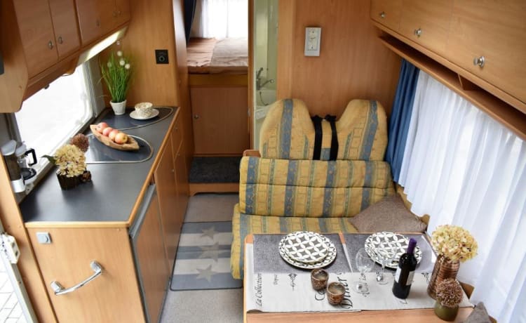 Delightful spacious Knaus Traveler