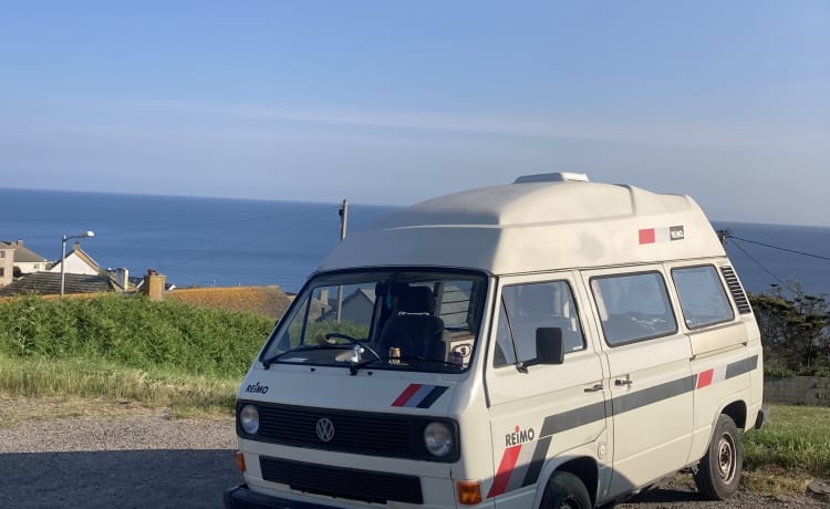 Sammy – Volkswagen Hi-Top off-grid Camper op zonne-energie