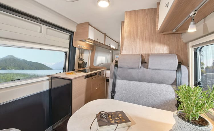 002 – Nieuwe comfortabele Camper-Van van 2022 - Carado CV600 Special edition 15!